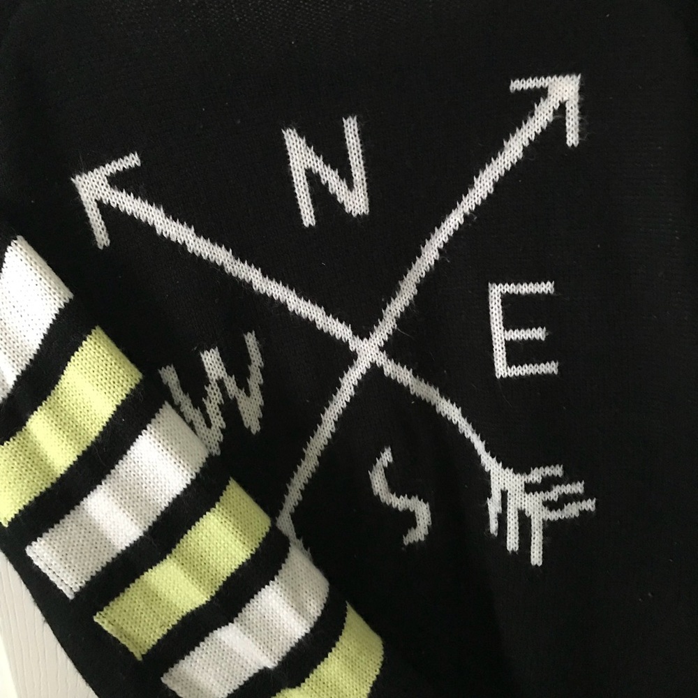 Compass Sweater - Picture 3 of 4